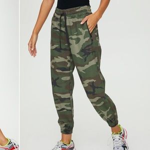 Aritzia Camo Joggers TNA